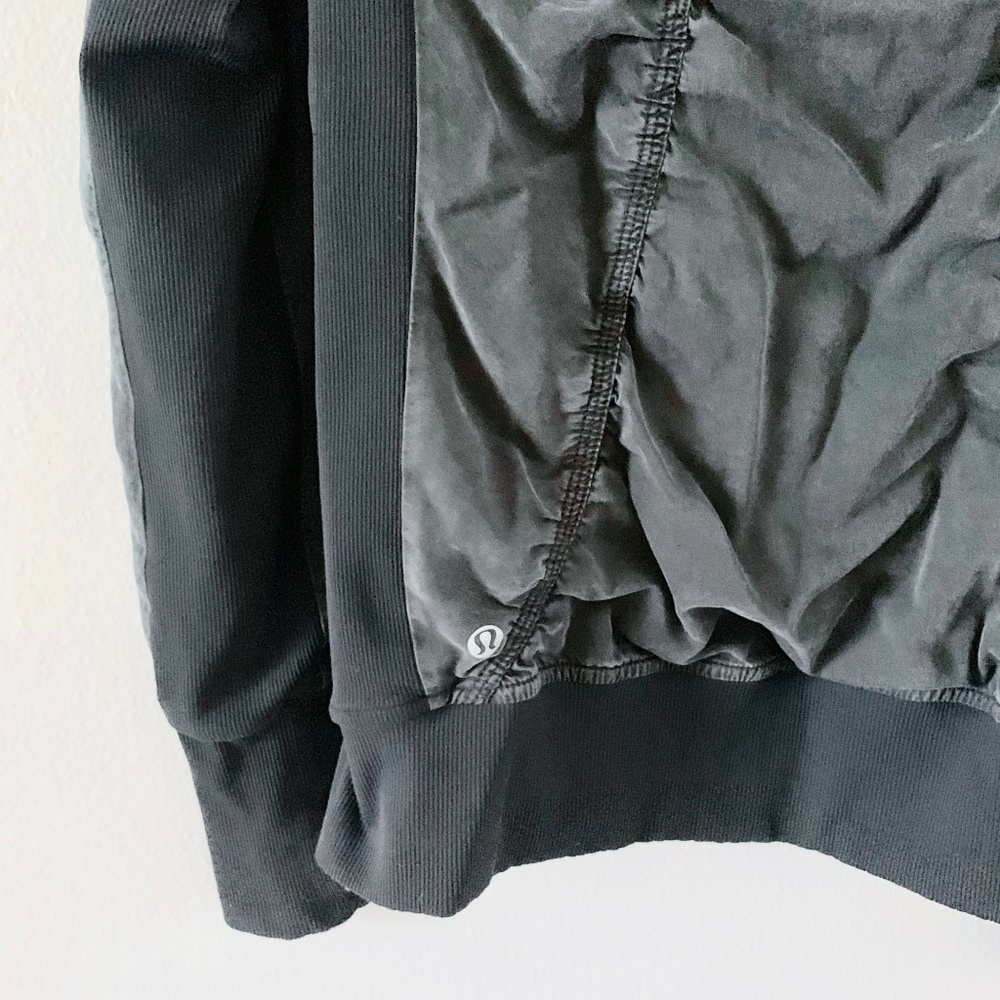 Lululemon Ruched Reversible Jacket 4 - Picture 4 of 8